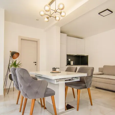 Kala Two Bedroom- With Terrace Sutivan
