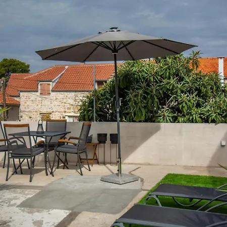Kala Two Bedroom- With Terrace Sutivan