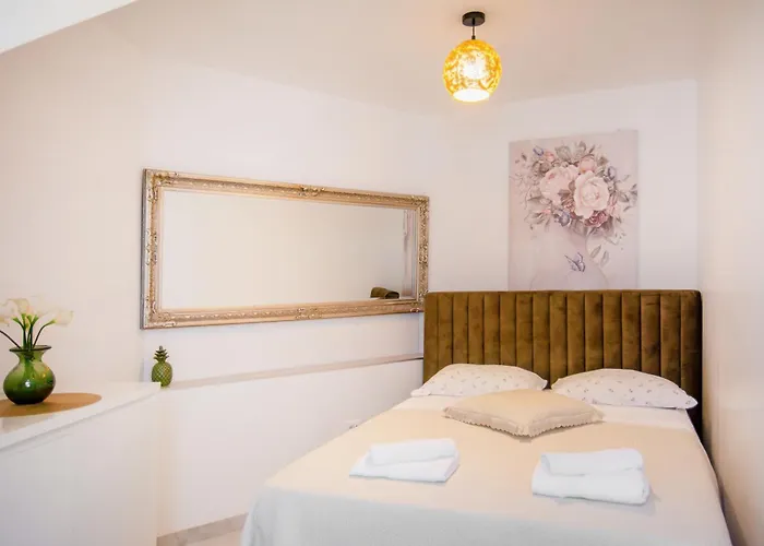 Kala-two Bedroom-terrace * Sutivan